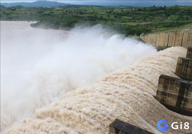 Mộng thấy nước sông chảy cuồn cuộn phản ánh việc bạn đang đối mặt với thời kỳ khủng hoảng